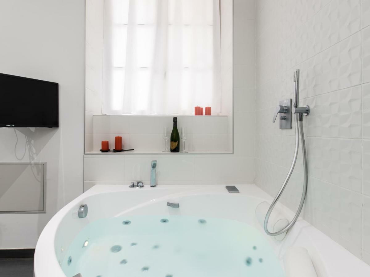 Luxury Studio & Spa-Lyon Centre Bagian luar foto