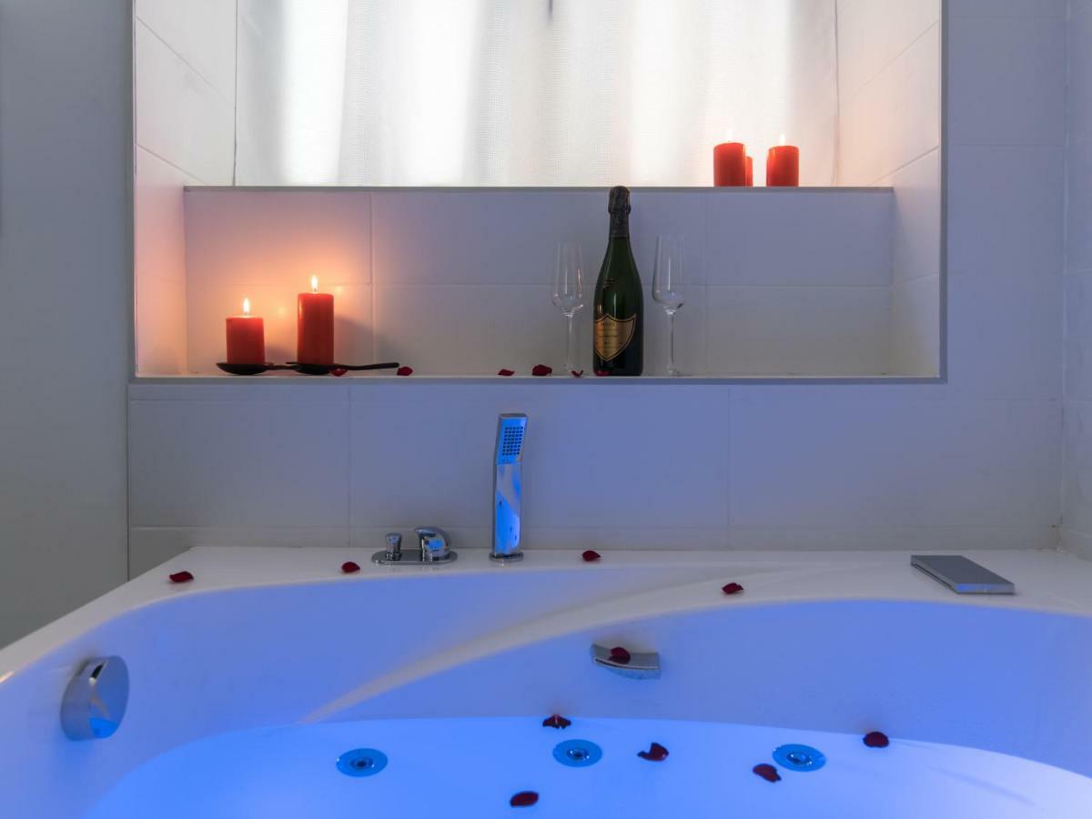 Luxury Studio & Spa-Lyon Centre Bagian luar foto